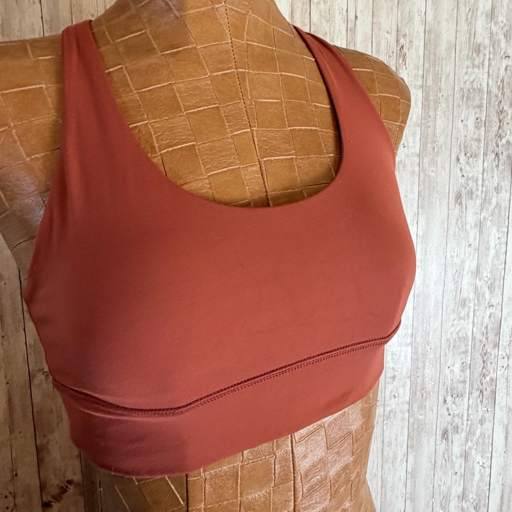 Savvi Moisture-Wicking 'Sun' Sports Bra - Picture 3 of 6